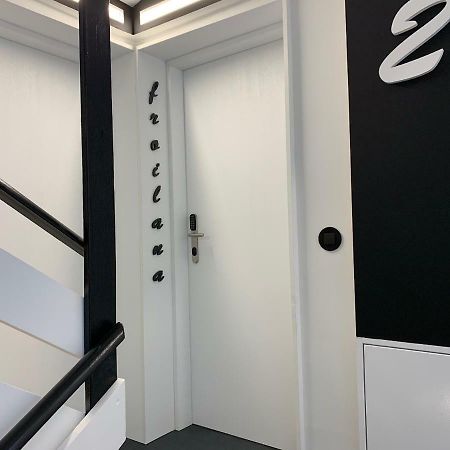 לאון Apartamentos M.Bell מראה חיצוני תמונה